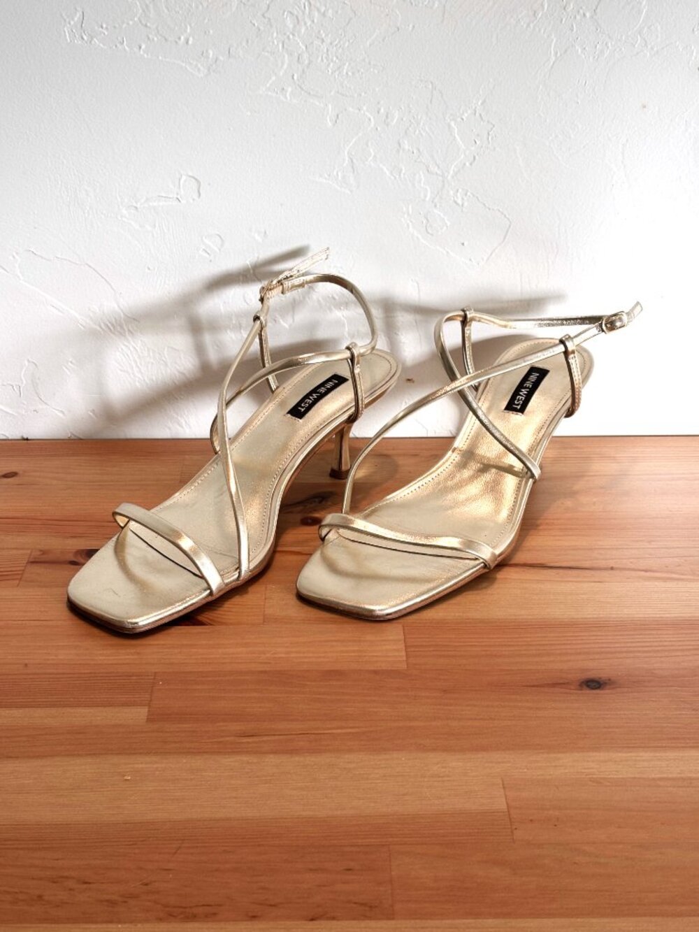 Nine West Haya Gold Metallic Strappy Slingback Kitten Heel Sandals Women’s 9